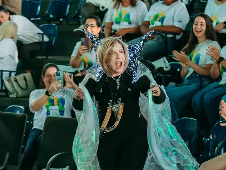 Leila Navarro Palestrante Motivacional