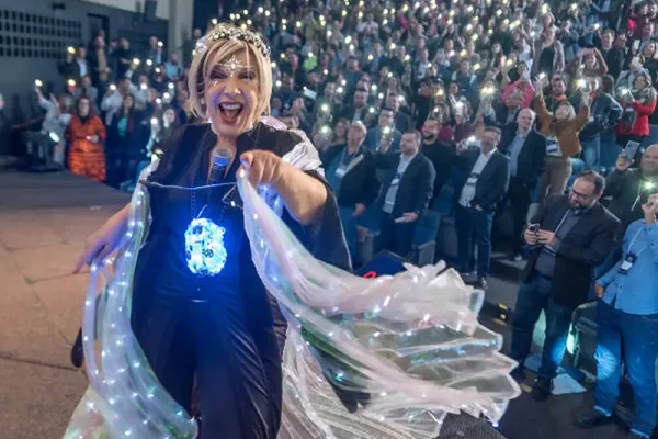 Leila Navarro Palestrante Motivacional